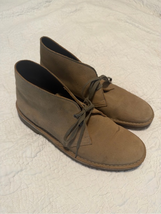 Clarks Other - Clarks Originals Signature Suede Desert Chukka Casual Boot in Sand